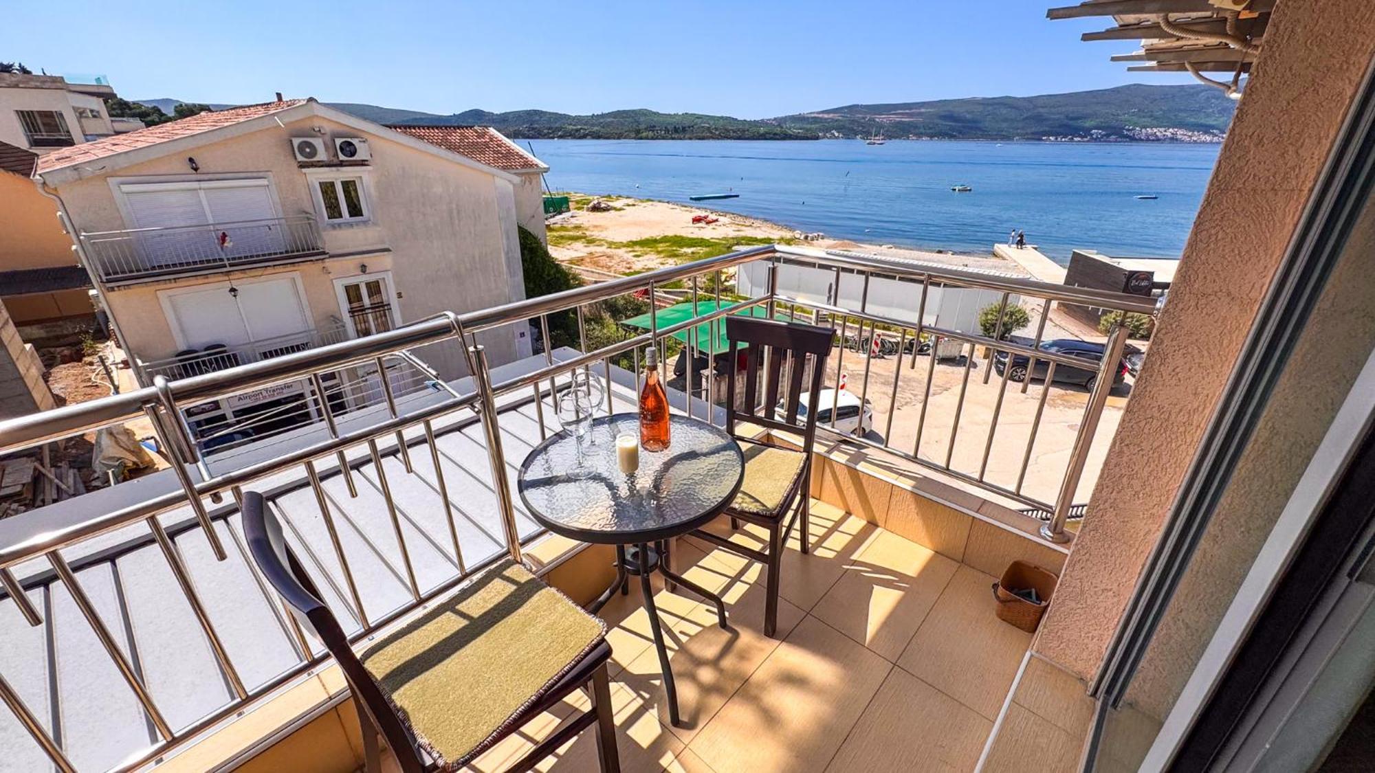 Qumi Apartments Tivat Exteriér fotografie