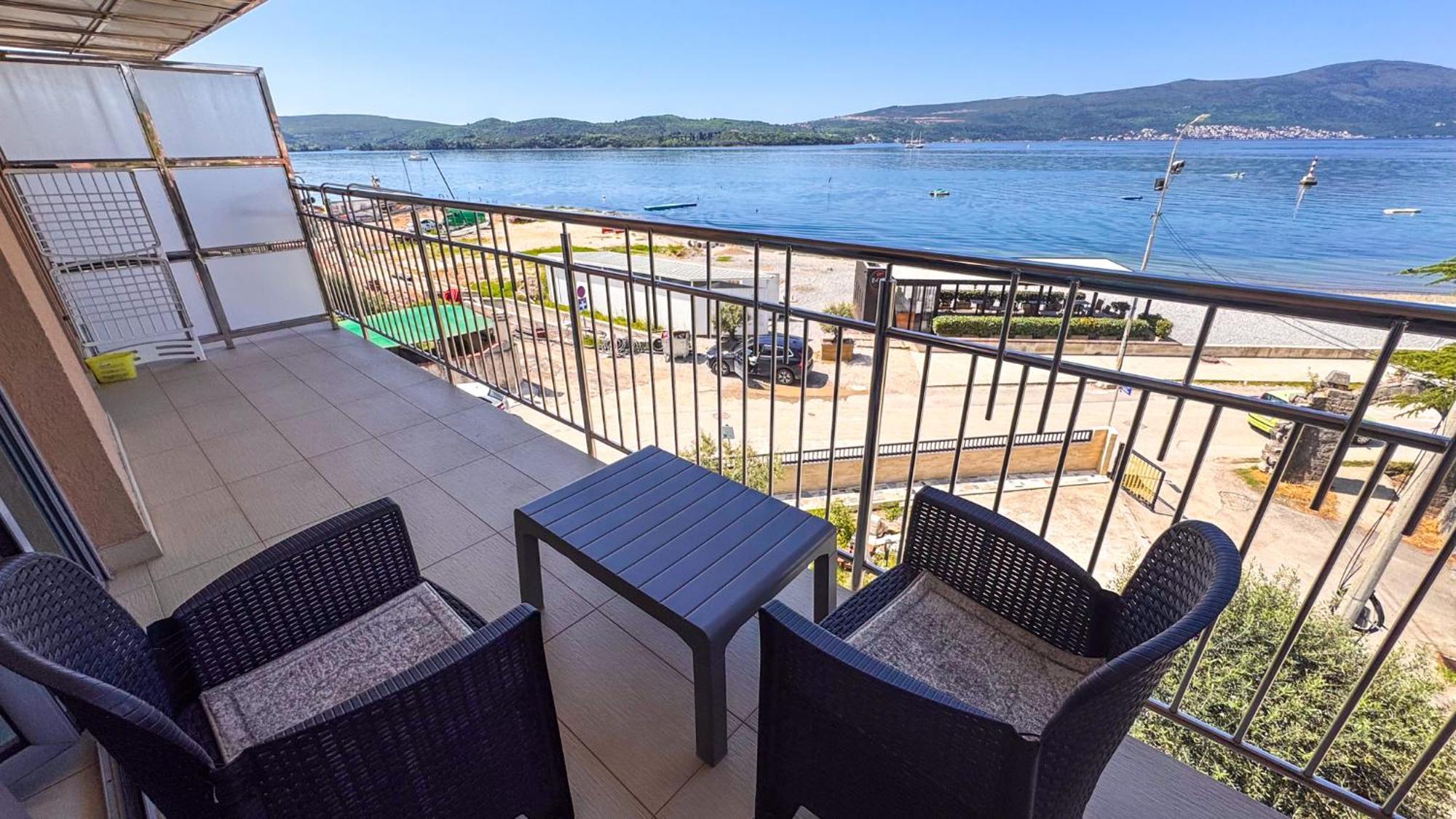 Qumi Apartments Tivat Exteriér fotografie