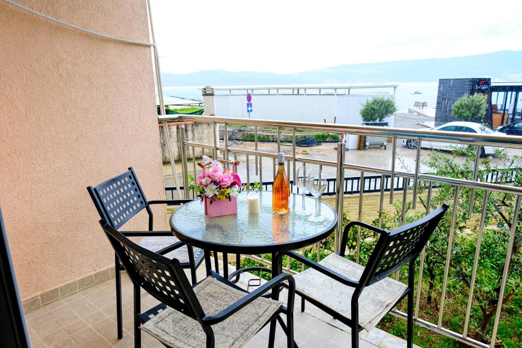 Qumi Apartments Tivat Exteriér fotografie