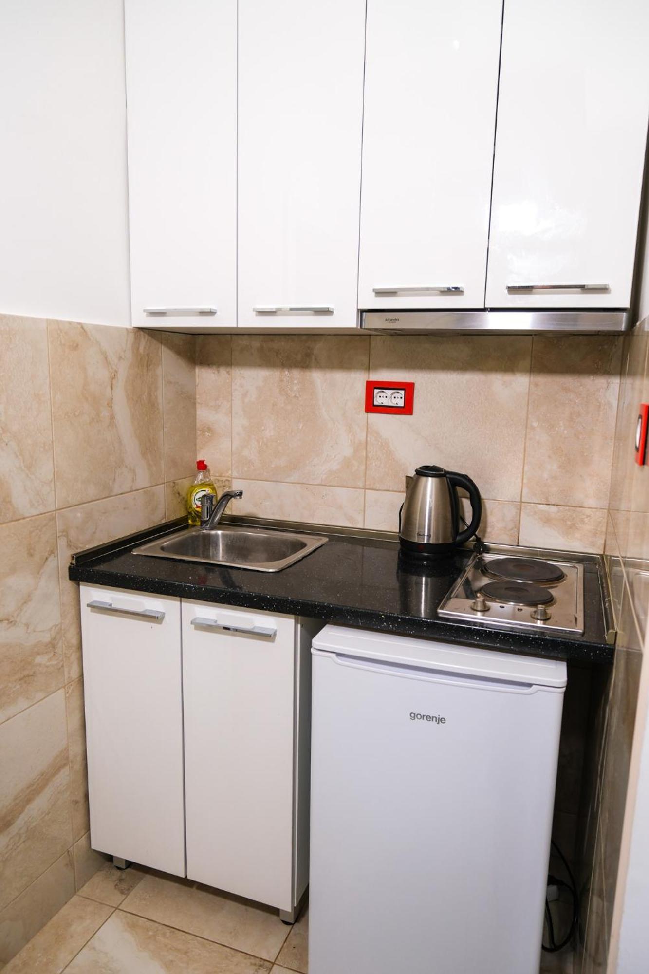 Qumi Apartments Tivat Exteriér fotografie