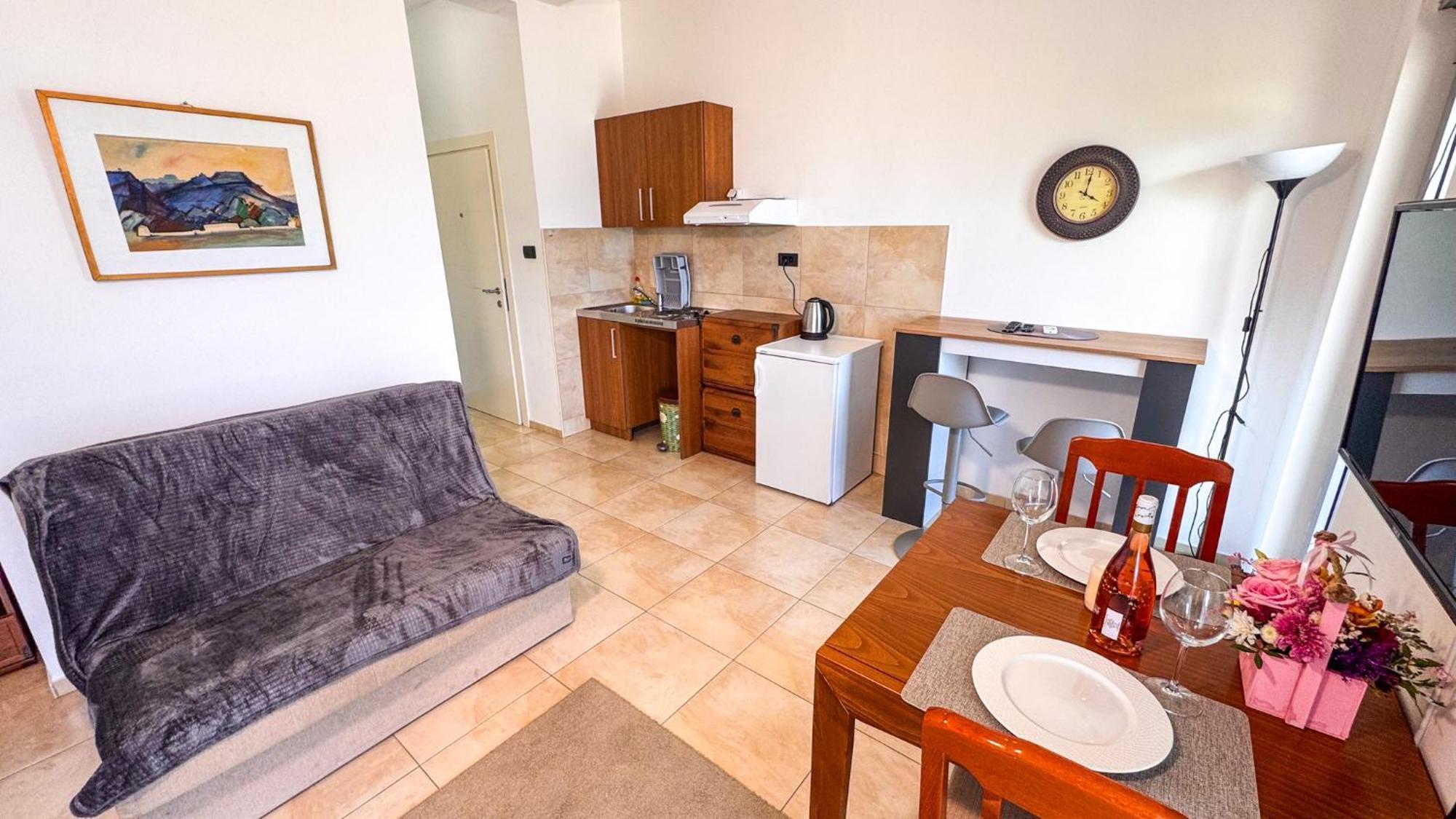 Qumi Apartments Tivat Exteriér fotografie