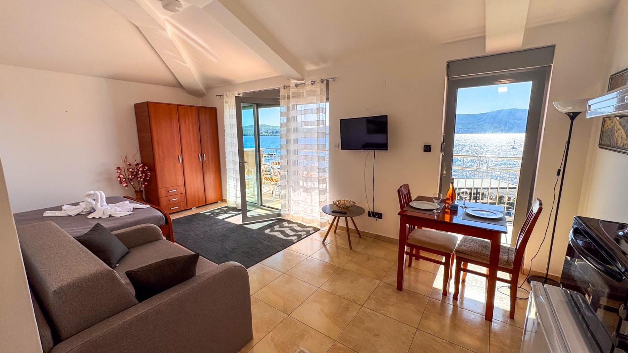 Qumi Apartments Tivat Exteriér fotografie