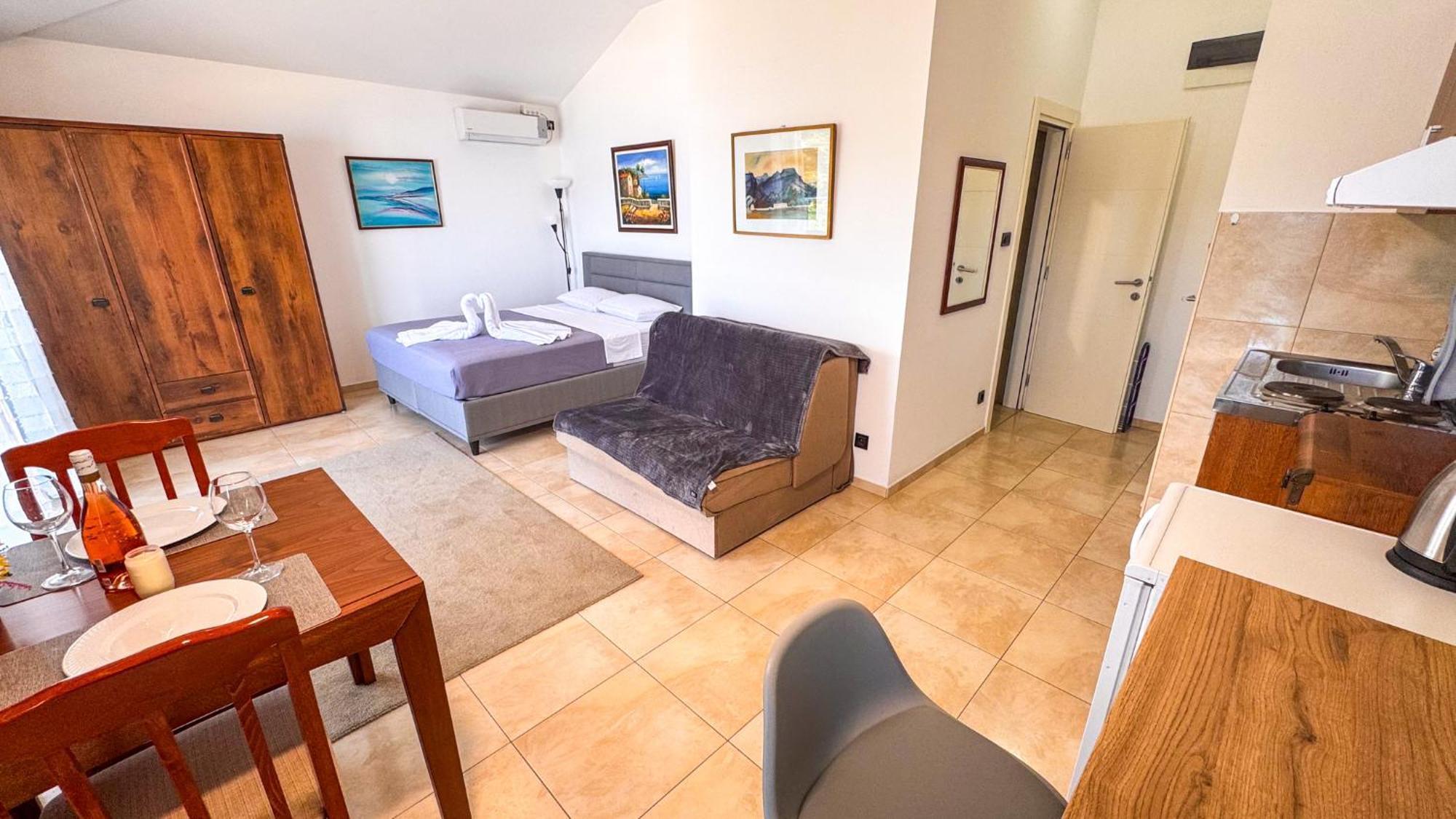 Qumi Apartments Tivat Exteriér fotografie