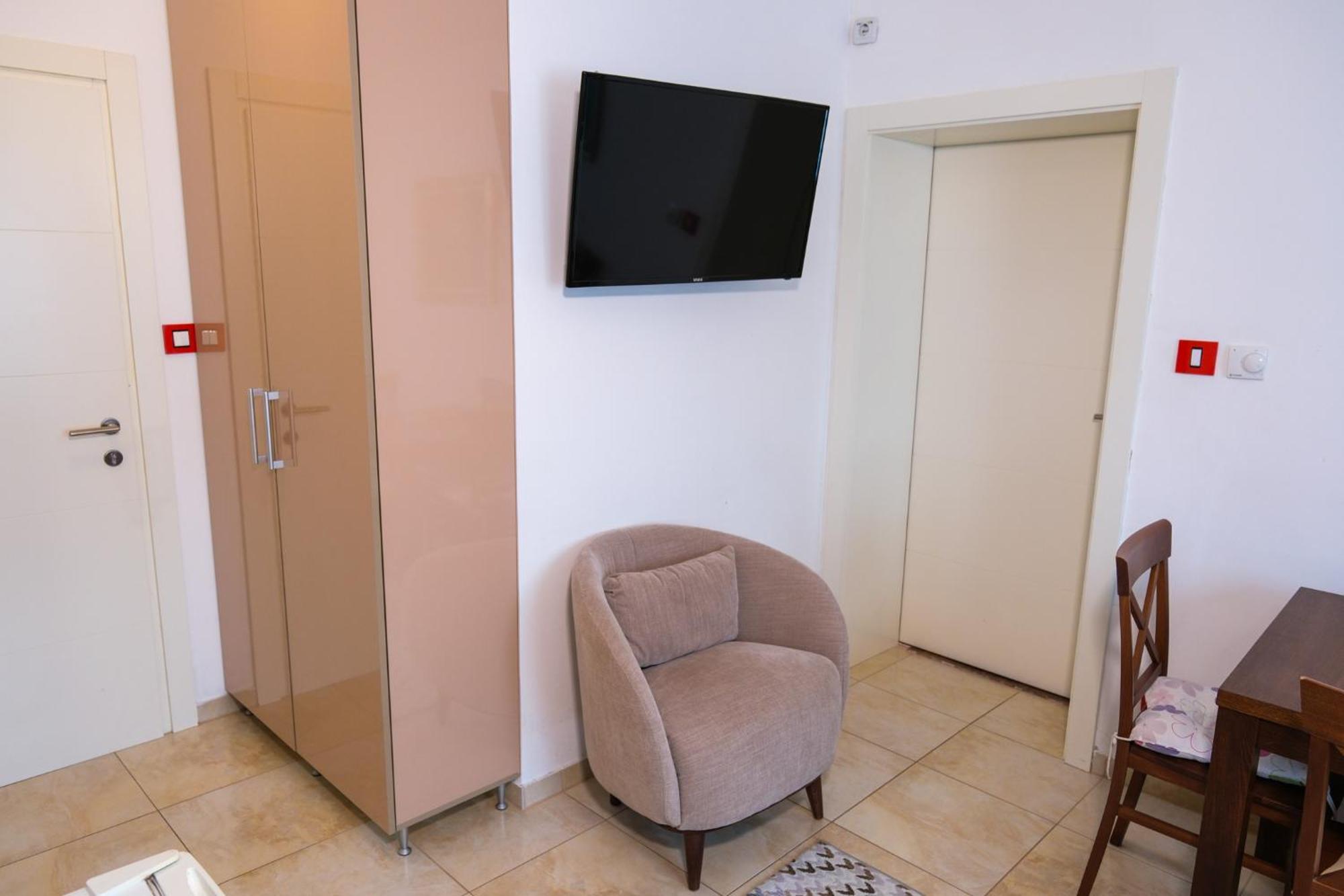 Qumi Apartments Tivat Exteriér fotografie