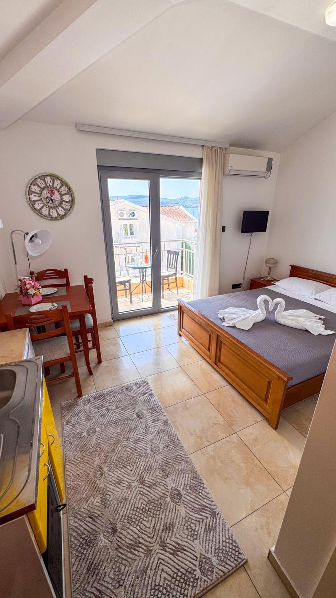 Qumi Apartments Tivat Exteriér fotografie
