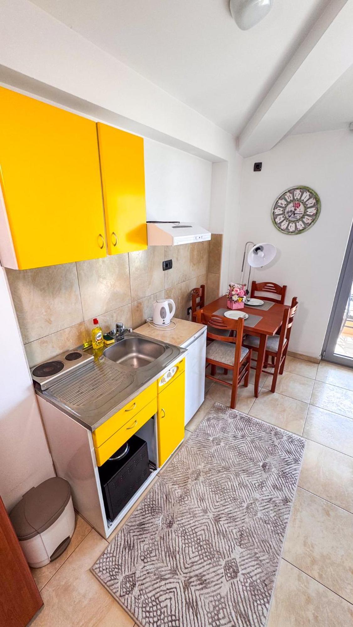 Qumi Apartments Tivat Exteriér fotografie