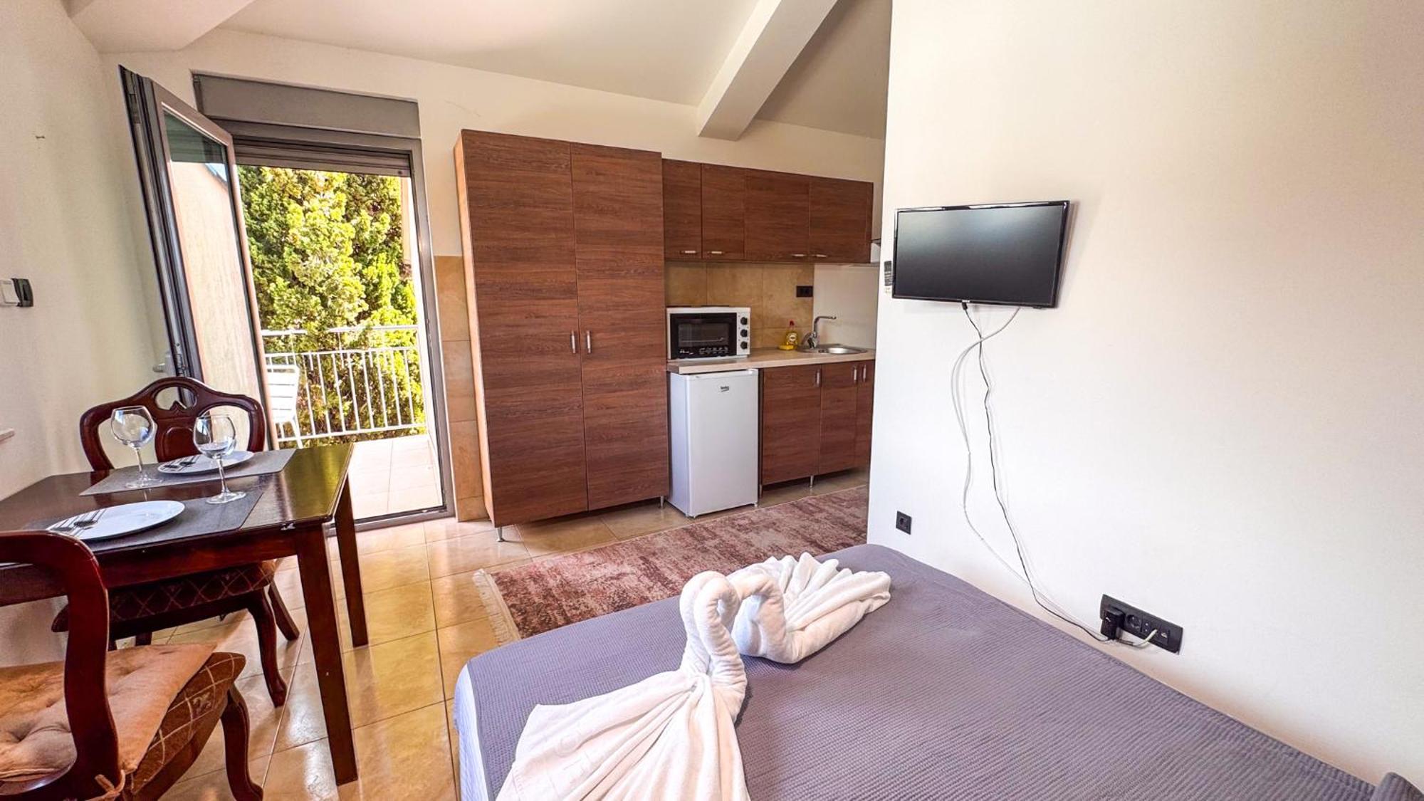 Qumi Apartments Tivat Exteriér fotografie