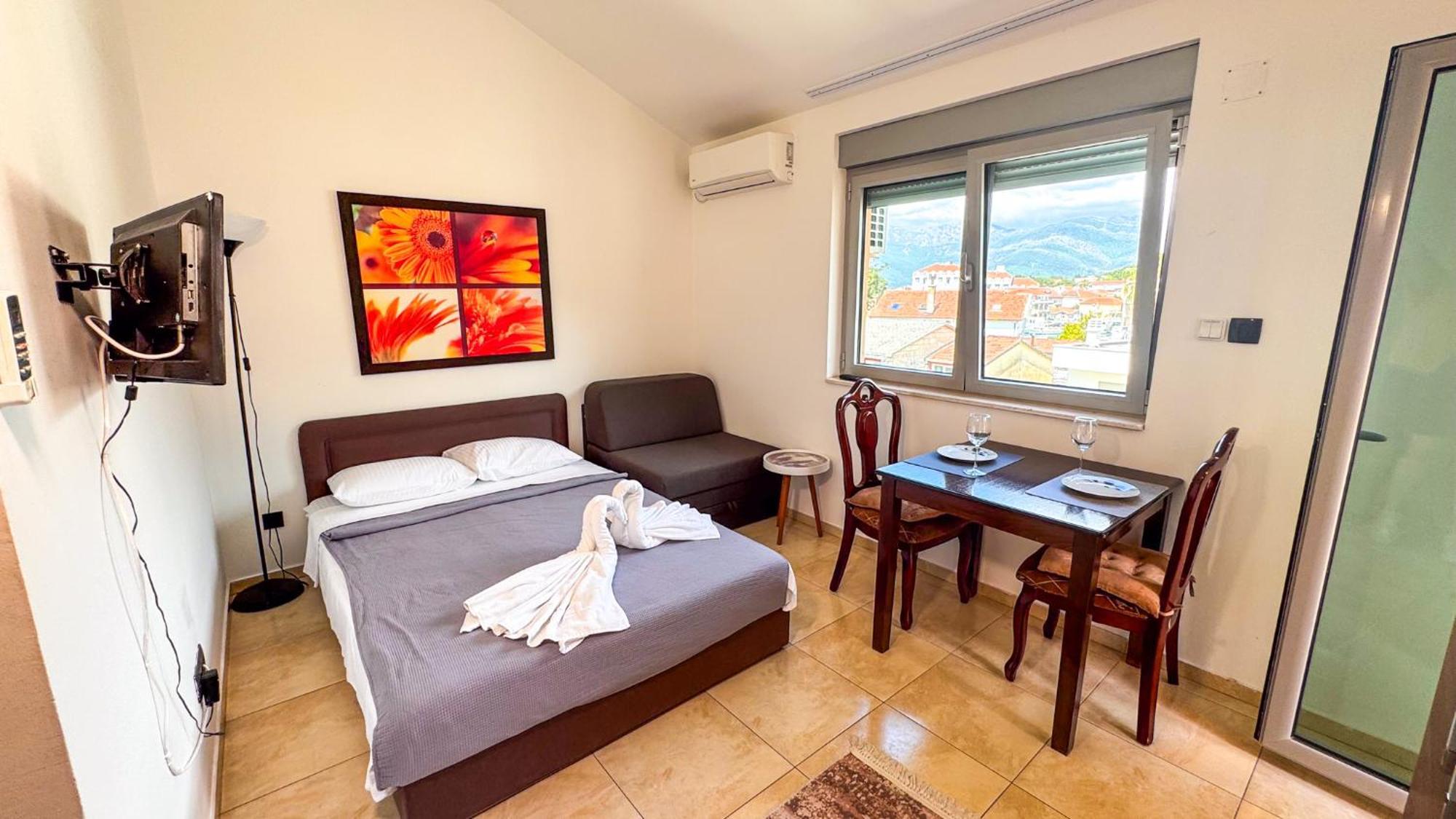 Qumi Apartments Tivat Exteriér fotografie